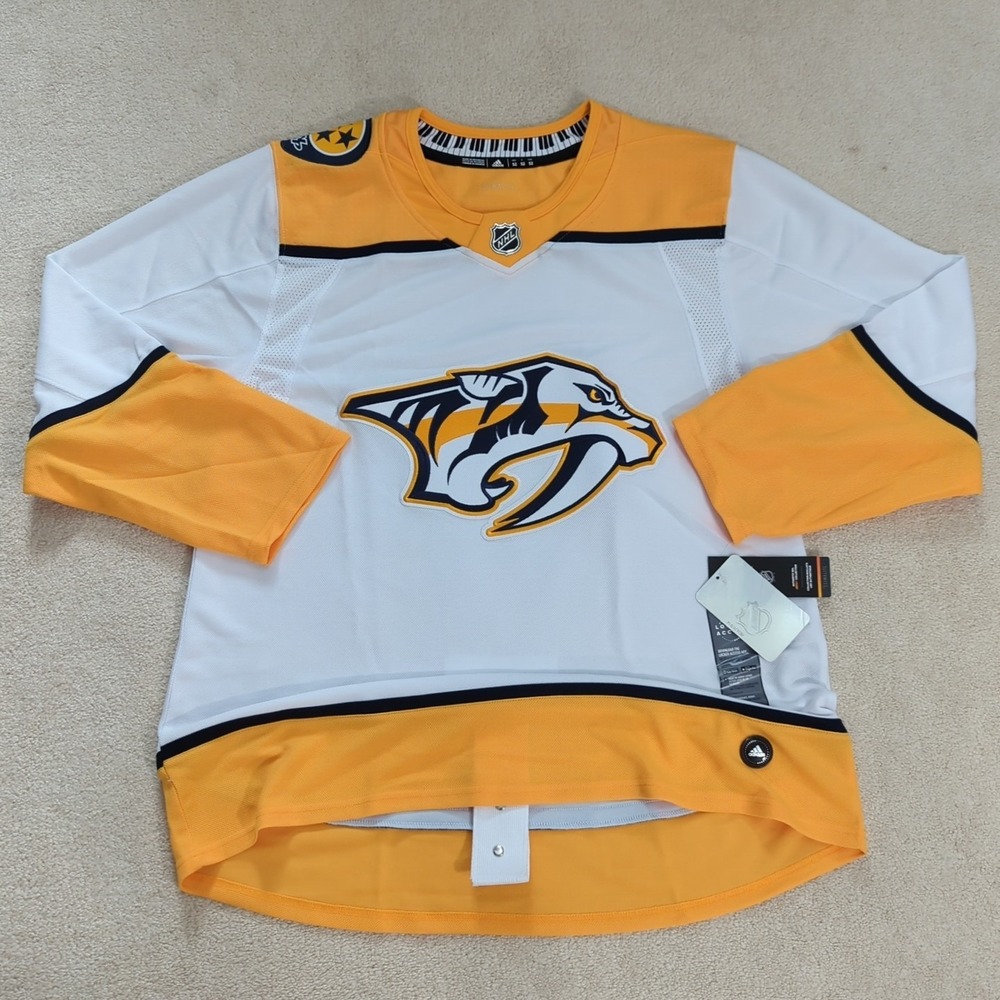Nashville Predators Adidas Climalite Authentic Team Jersey Mens Size 52 White